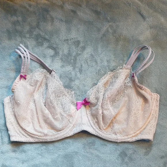 Victoria's Secret Lace Unlined Pink Bra - Picture 1 of 3